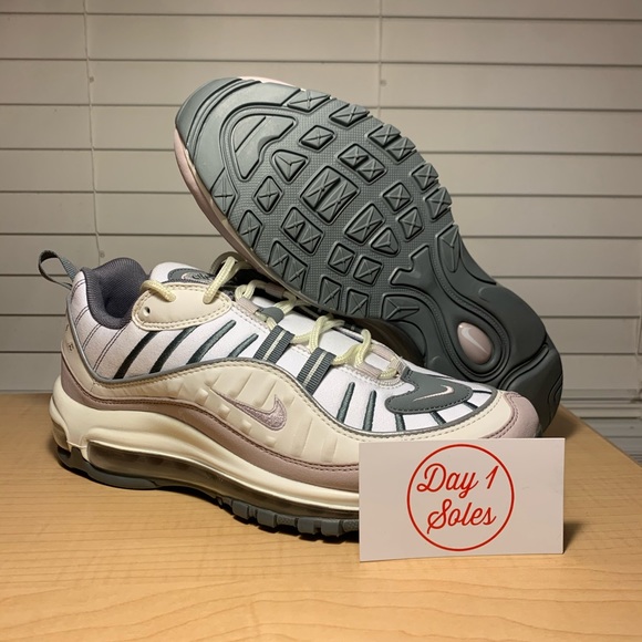 Brand New Air Max 98 Violet size 8.5W! Brand New Air Max 98 Violet size 8.5W!